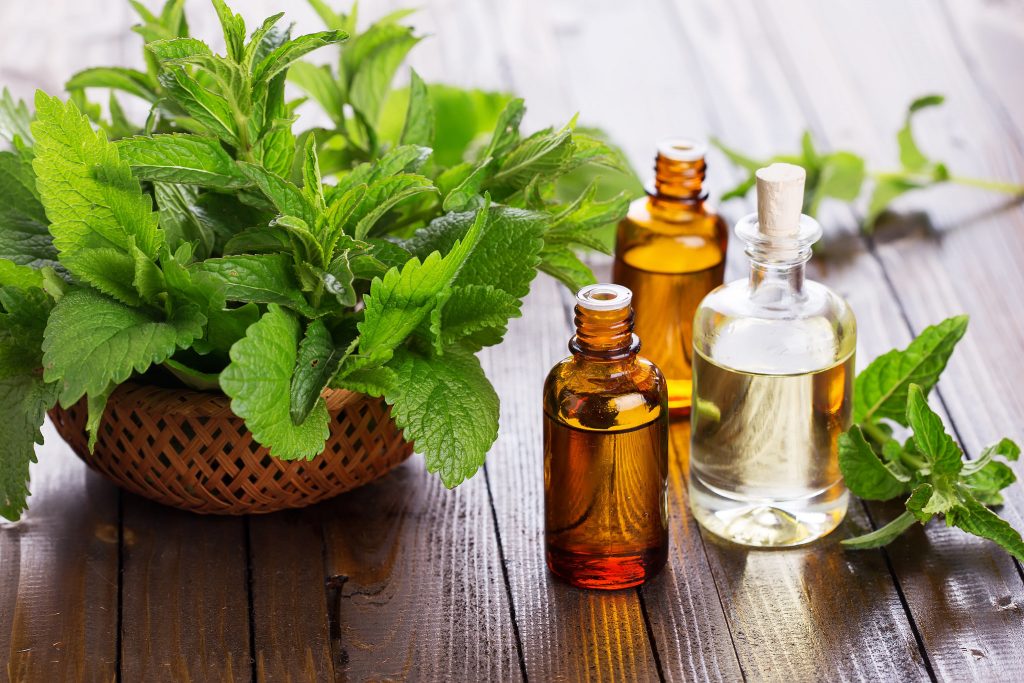 Peppermint oil as sore throat treatment