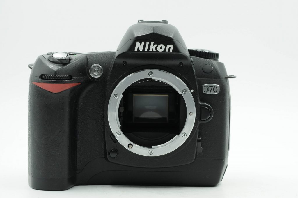 Nikon D70 6.1MP Digital SLR Camera Body